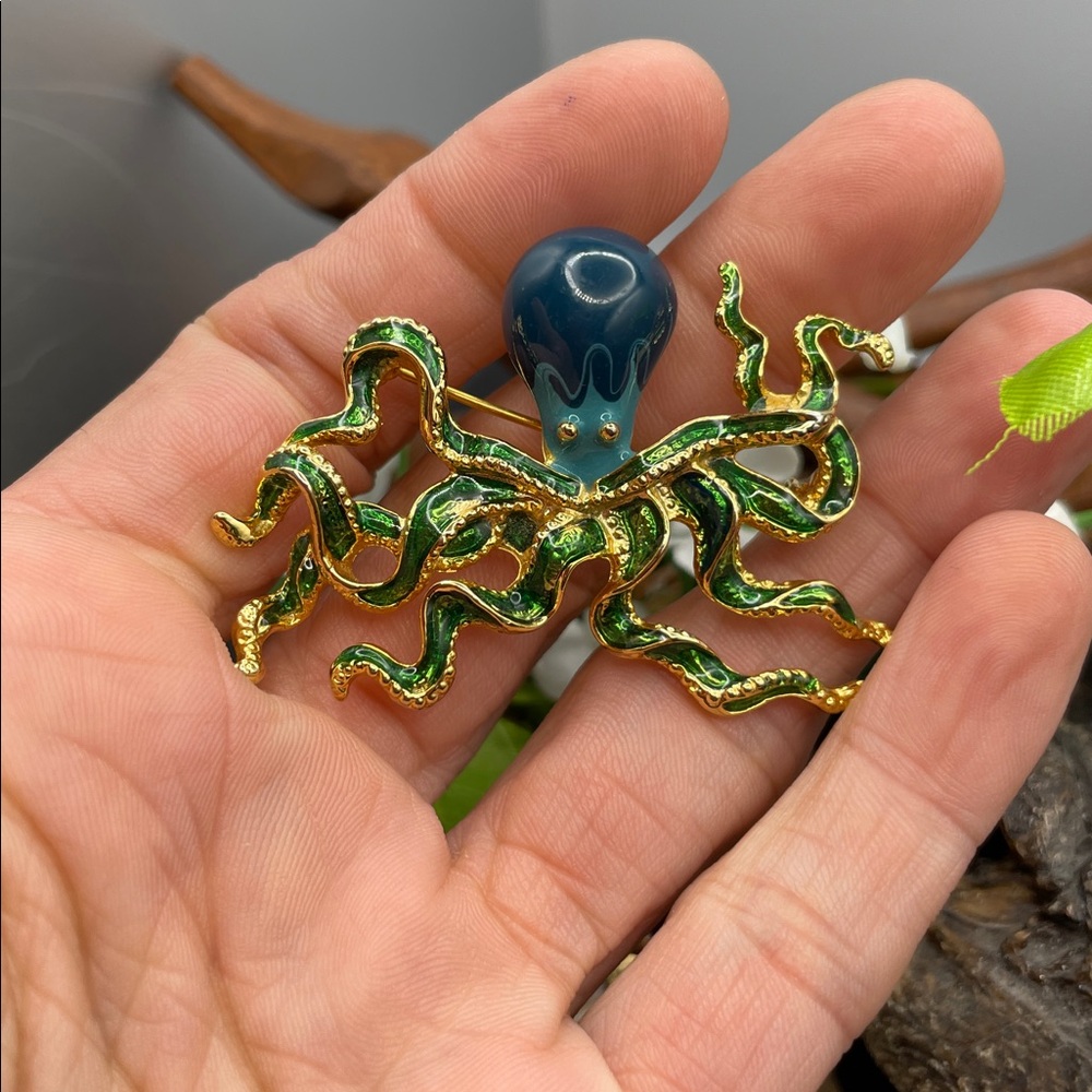 Museum of Fine Arts enameled octopus brooch vintage - Picture 6 of 7